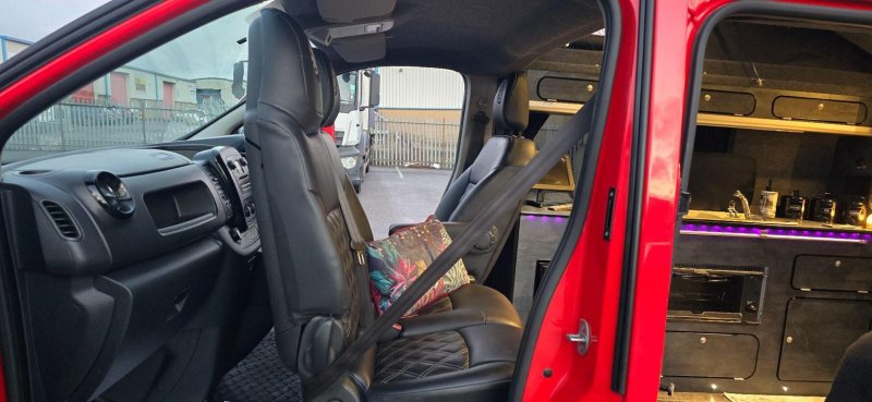 VAUXHALL VIVARO