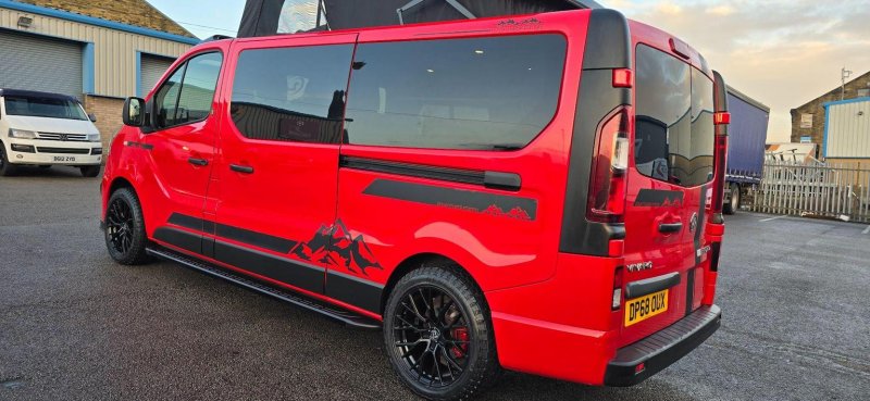 VAUXHALL VIVARO