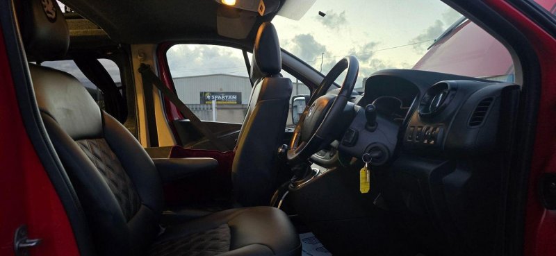 VAUXHALL VIVARO