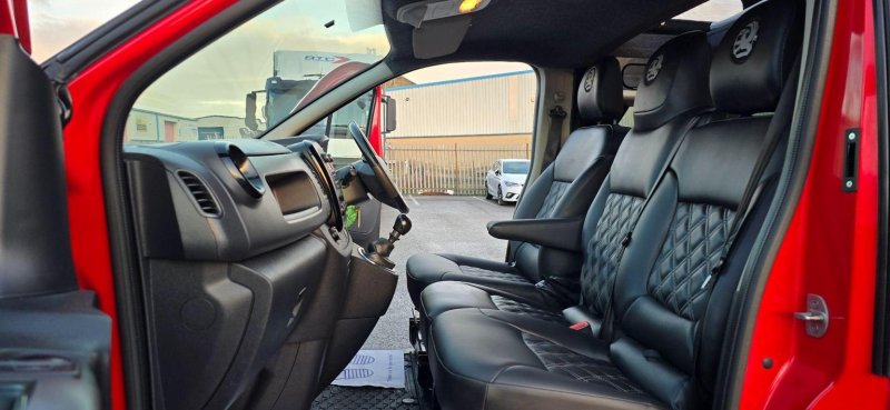 VAUXHALL VIVARO