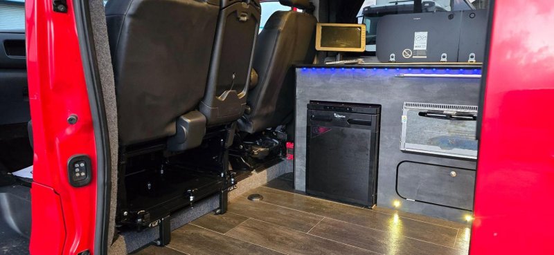 VAUXHALL VIVARO