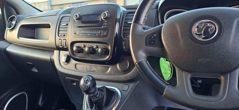 VAUXHALL VIVARO