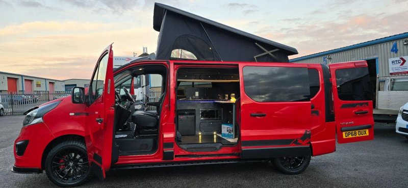 VAUXHALL VIVARO