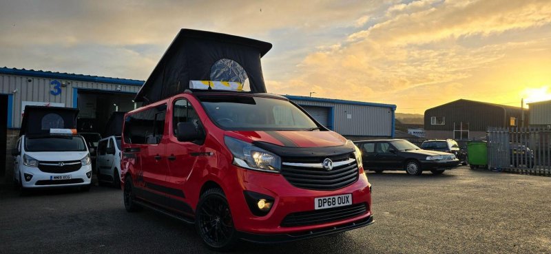 VAUXHALL VIVARO