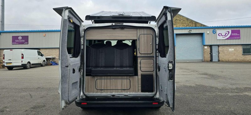 VAUXHALL VIVARO