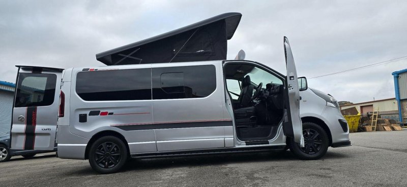 VAUXHALL VIVARO