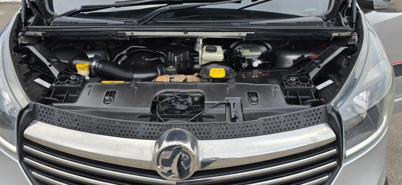 VAUXHALL VIVARO