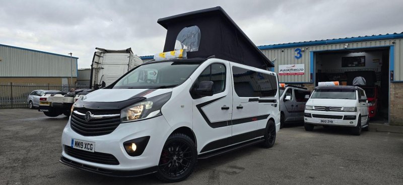 VAUXHALL VIVARO