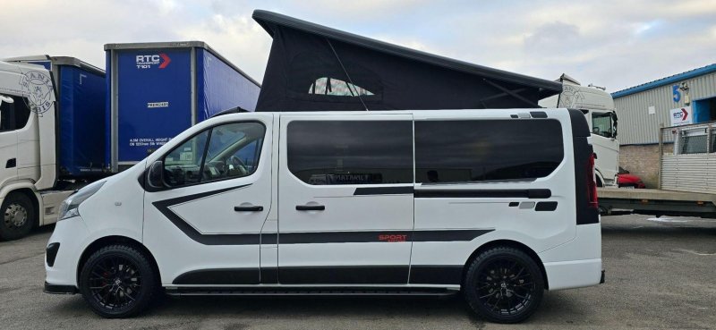 VAUXHALL VIVARO