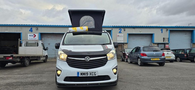 VAUXHALL VIVARO