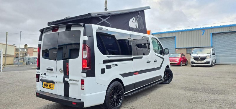 VAUXHALL VIVARO