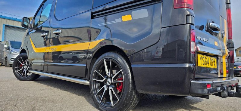VAUXHALL VIVARO