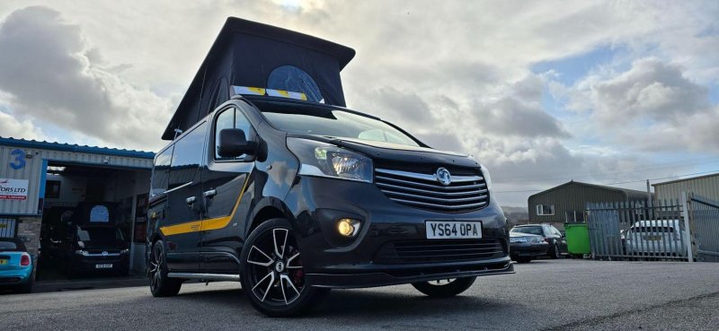 VAUXHALL VIVARO