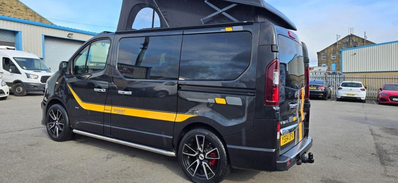 VAUXHALL VIVARO