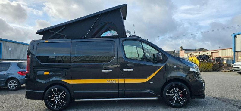 VAUXHALL VIVARO