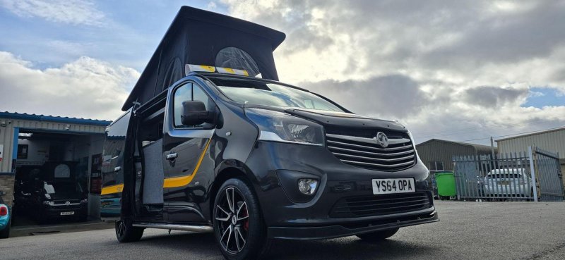VAUXHALL VIVARO