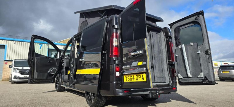 VAUXHALL VIVARO