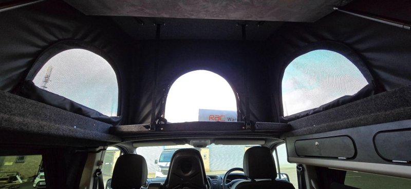 VAUXHALL VIVARO