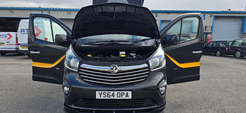 VAUXHALL VIVARO