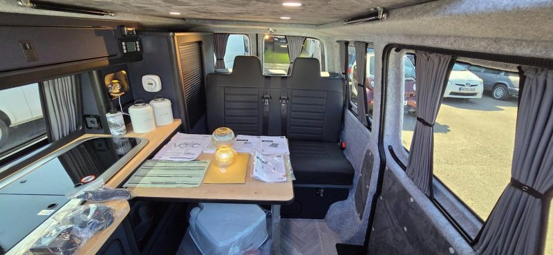 VOLKSWAGEN TRANSPORTER