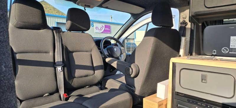 RENAULT TRAFIC