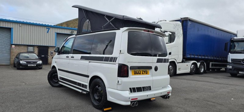 VOLKSWAGEN TRANSPORTER