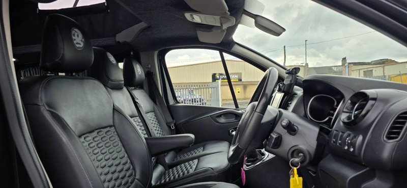 VAUXHALL VIVARO
