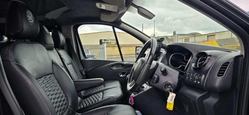 VAUXHALL VIVARO