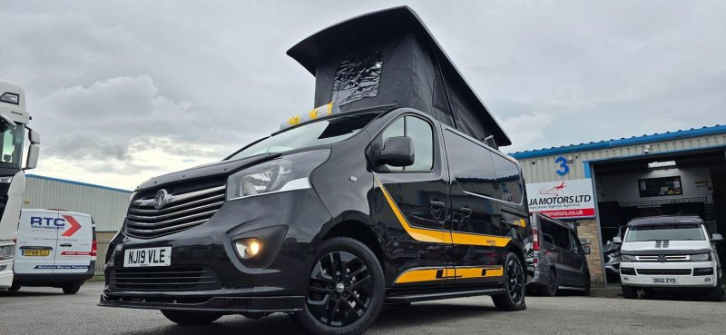 VAUXHALL VIVARO