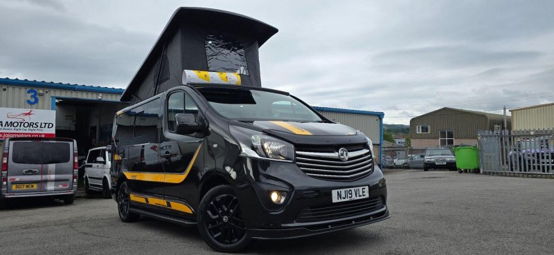 VAUXHALL VIVARO