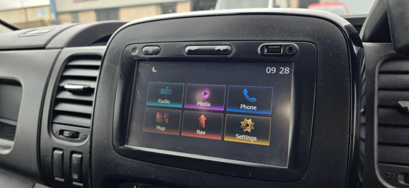 VAUXHALL VIVARO