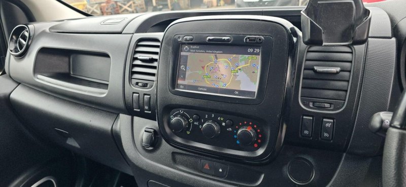VAUXHALL VIVARO