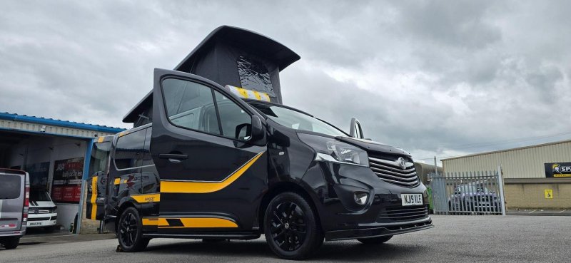 VAUXHALL VIVARO