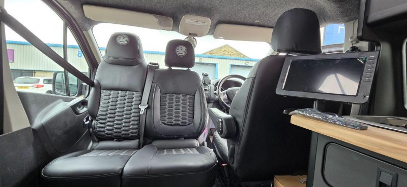 VAUXHALL VIVARO