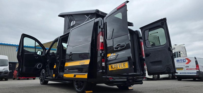 VAUXHALL VIVARO