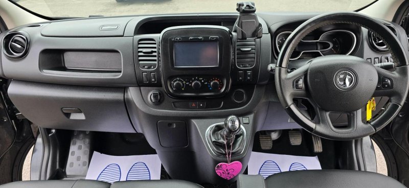 VAUXHALL VIVARO