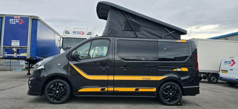 VAUXHALL VIVARO