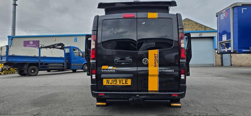 VAUXHALL VIVARO