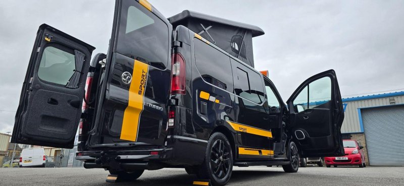 VAUXHALL VIVARO