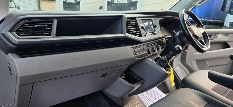 VOLKSWAGEN TRANSPORTER
