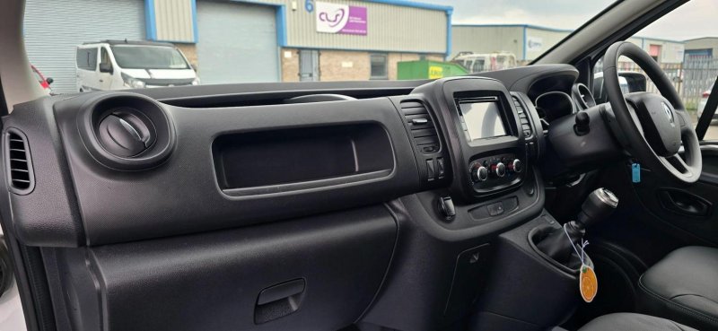 RENAULT TRAFIC