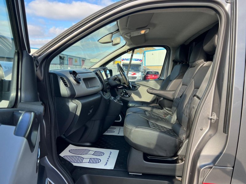 RENAULT TRAFIC