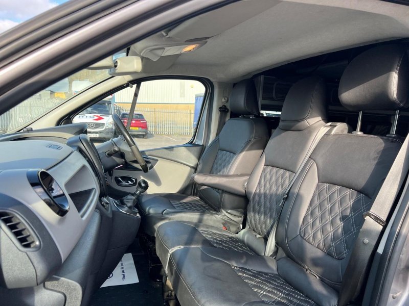 RENAULT TRAFIC