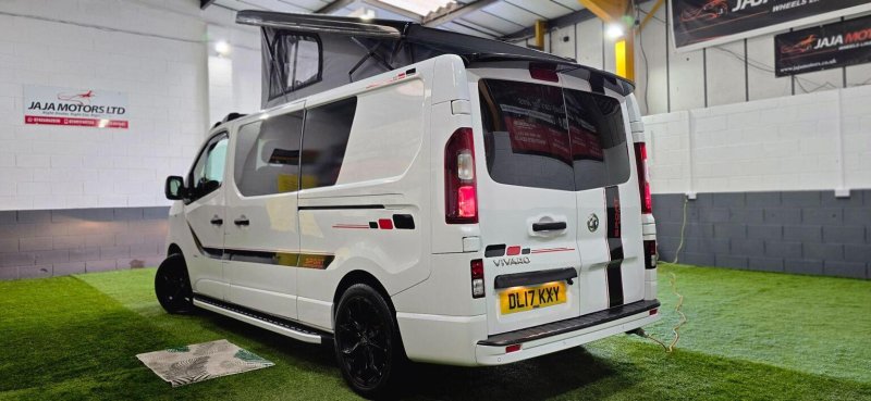 VAUXHALL VIVARO