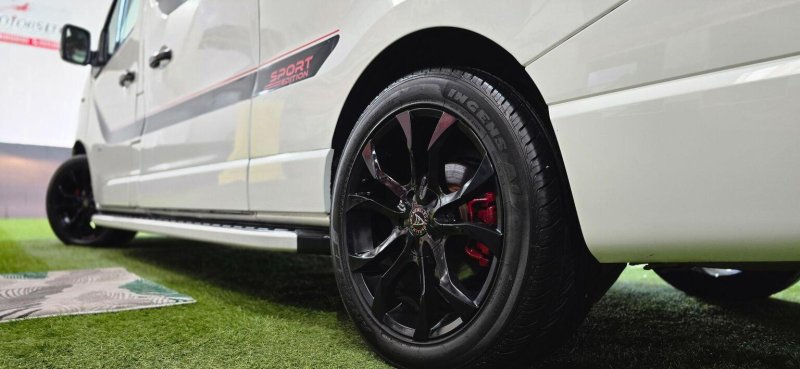 VAUXHALL VIVARO