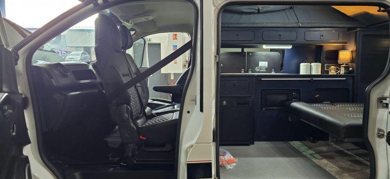 VAUXHALL VIVARO