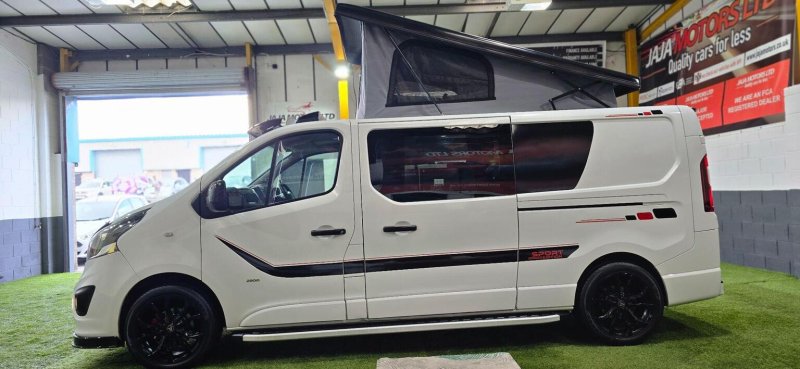 VAUXHALL VIVARO