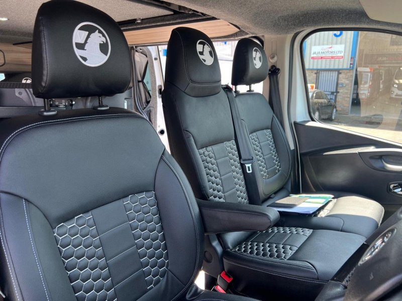VAUXHALL VIVARO