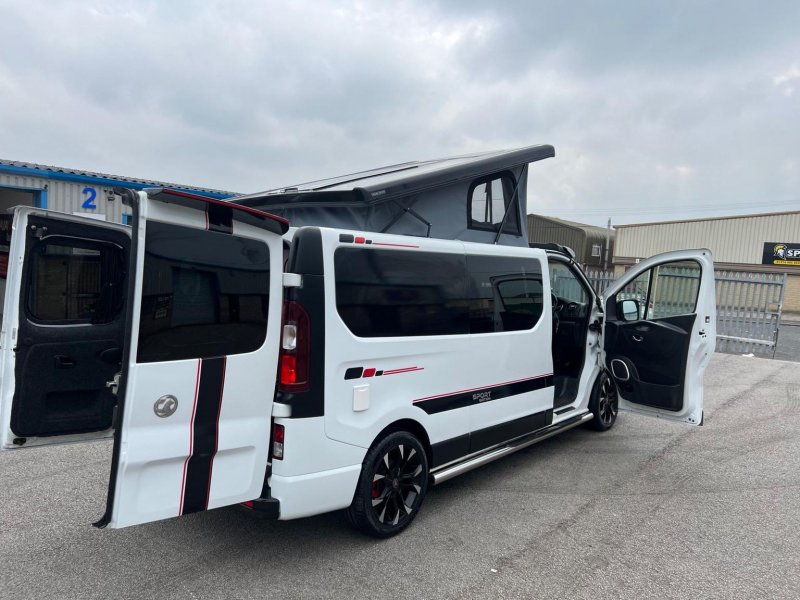 VAUXHALL VIVARO