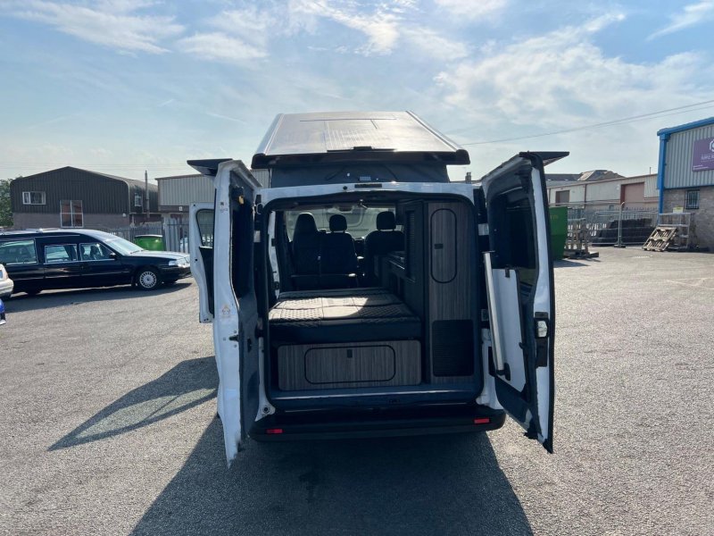VAUXHALL VIVARO
